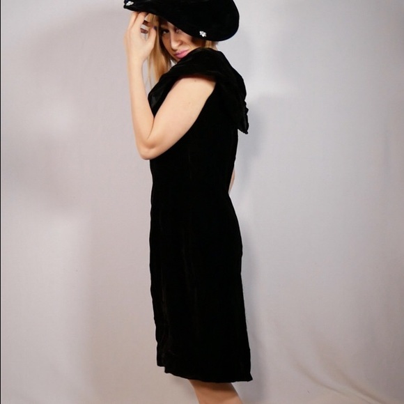 Rimini Black Velvet Dress With Rhinestone Moon Off The Shoulders Circa 1980s - Picture 5 of 9